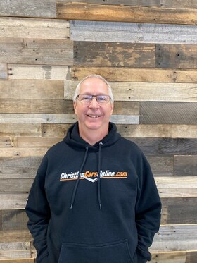 Staff member Paul Winger from ID_e379910c1b89