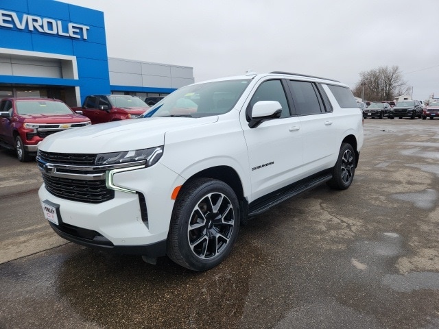 Used 2022 Chevrolet Suburban RST with VIN 1GNSKEKT0NR190979 for sale in Crookston, Minnesota