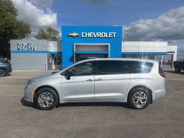 2024 Chrysler Pacifica Limited photo 2