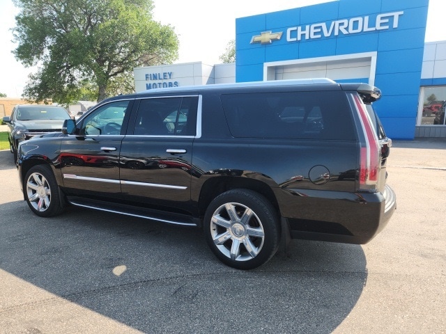 Used 2019 Cadillac Escalade ESV Luxury with VIN 1GYS4HKJ4KR388537 for sale in Crookston, Minnesota