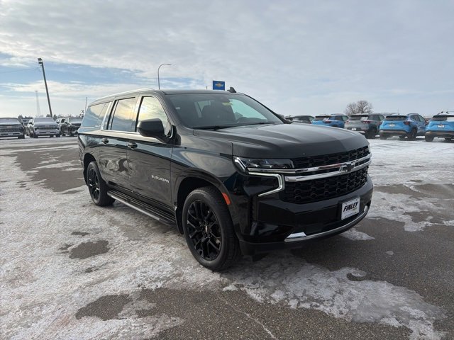 2024 Chevrolet Suburban LS photo 3