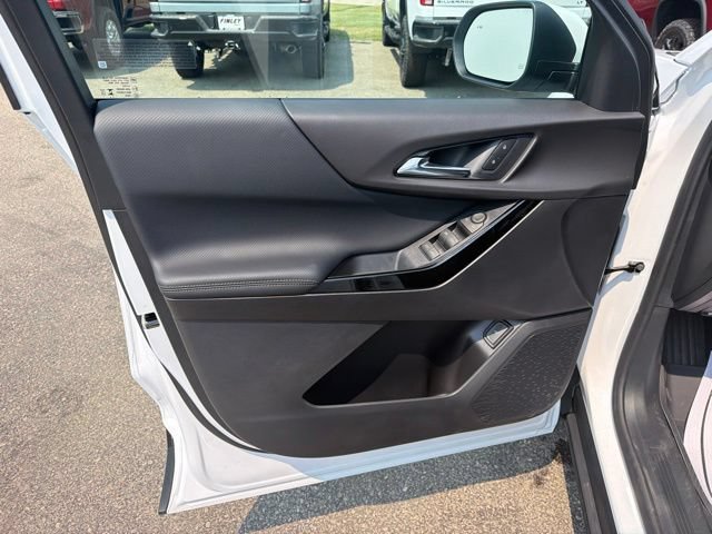 2027 Chevrolet Equinox LT - Photo 11