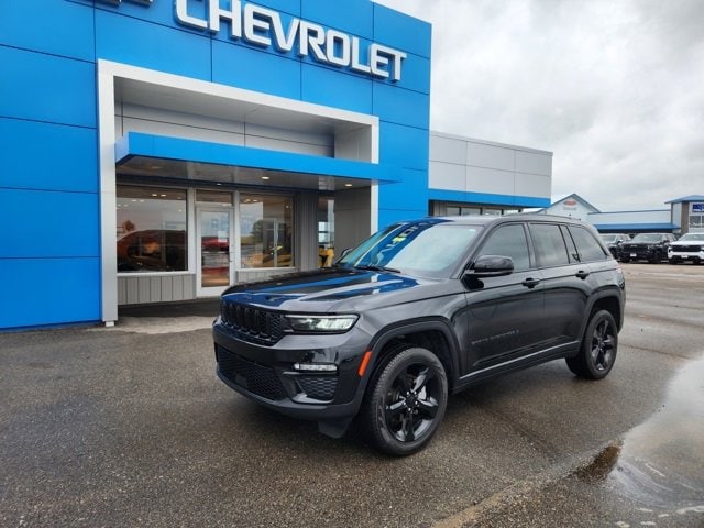 Used 2023 Jeep Grand Cherokee Limited with VIN 1C4RJHBG4PC519431 for sale in Crookston, Minnesota