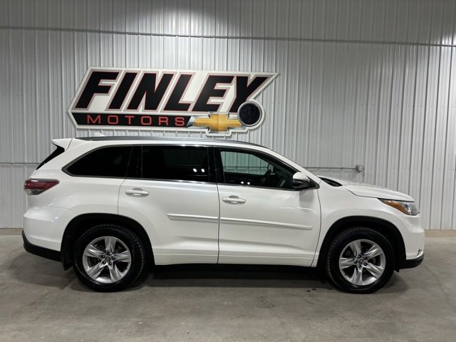 Used 2016 Toyota Highlander Limited with VIN 5TDDKRFH4GS267646 for sale in Finley, ND