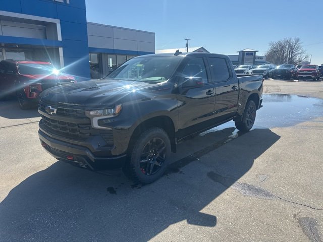 2025 Chevrolet Silverado 1500 RST photo 2