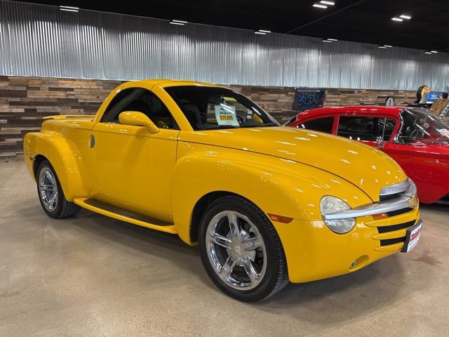 2004 Chevrolet SSR Base photo 4