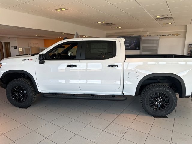 2025 Chevrolet Silverado 1500 ZR2 photo 2