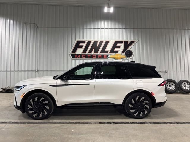 2025 Lincoln Nautilus Reserve AWD's photo