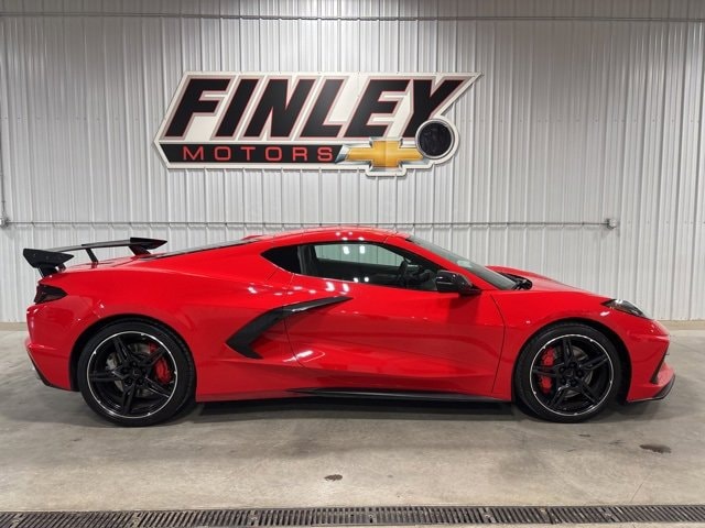 Used 2021 Chevrolet Corvette 2LT with VIN 1G1YB2D40M5119982 for sale in Crookston, Minnesota