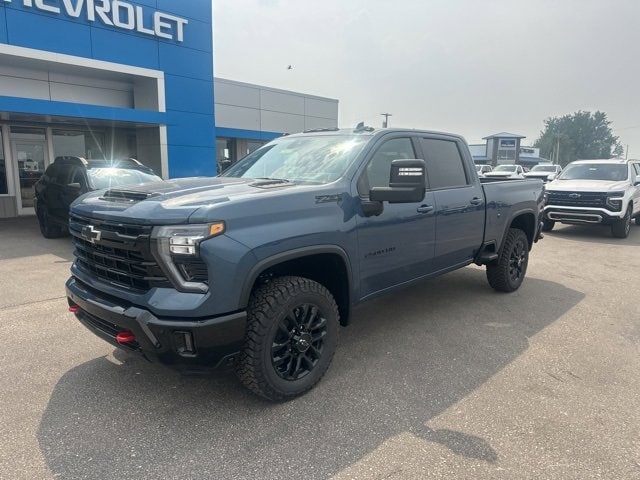 2025 Chevrolet Silverado 2500HD LTZ photo 2