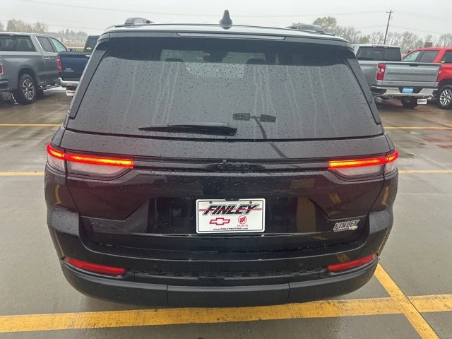 2022 Jeep Grand Cherokee Altitude photo 3