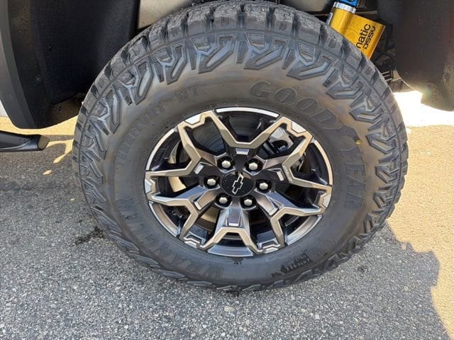 2026 Chevrolet Colorado ZR2 - Photo 8
