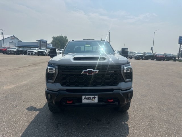 2024 Chevrolet Silverado 2500HD ZR2 photo 2