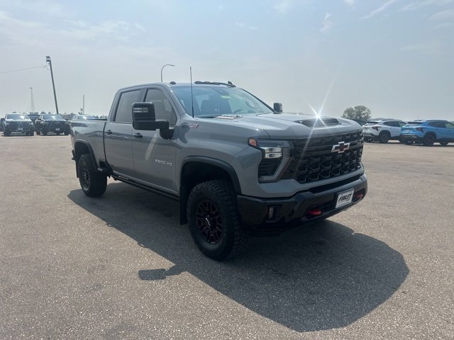 2024 Chevrolet Silverado 2500HD ZR2 photo 3