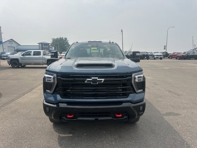 2025 Chevrolet Silverado 2500HD LTZ photo 3