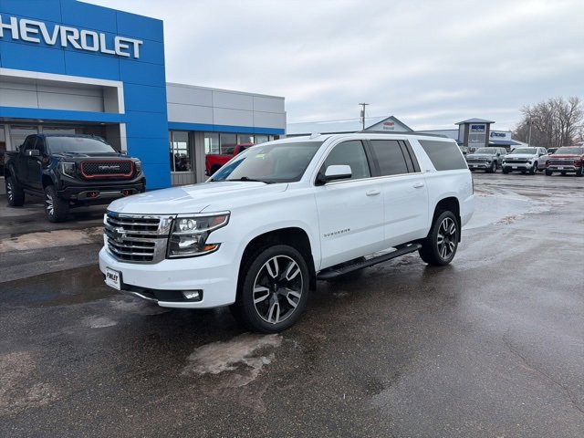 2019 Chevrolet Suburban LT photo 2