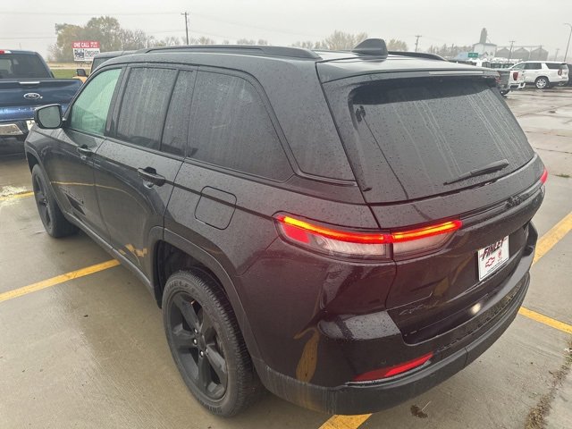 Used 2022 Jeep Grand Cherokee Altitude with VIN 1C4RJHAG6N8626160 for sale in Crookston, Minnesota