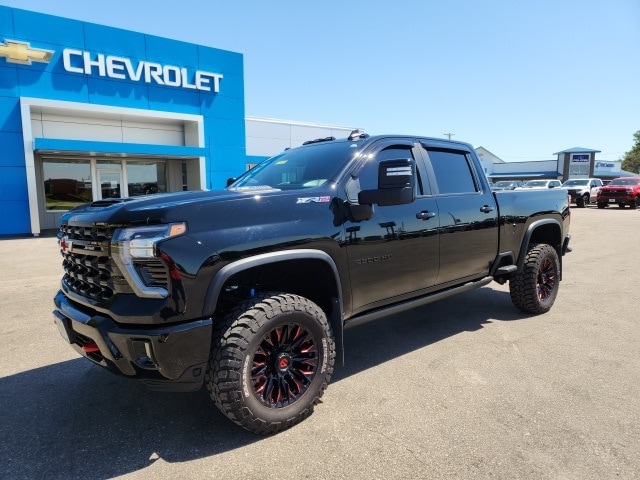 Used 2024 Chevrolet Silverado 2500HD ZR2 with VIN 1GC4YYEY3RF336789 for sale in Crookston, MN