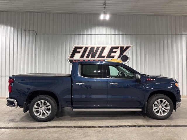 2022 Chevrolet Silverado 1500 LTZ photo 2
