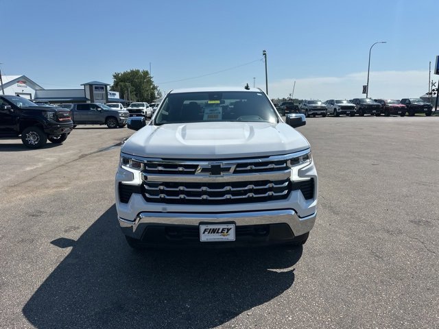 2023 Chevrolet Silverado 1500 LT photo 3