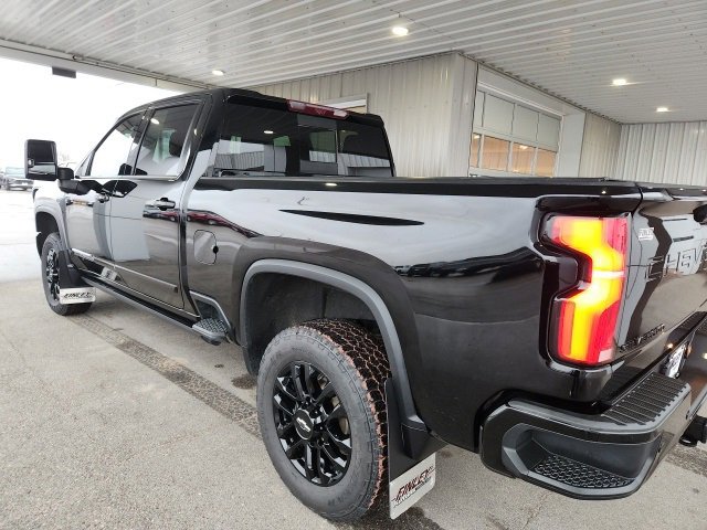 2024 Chevrolet Silverado 2500HD High Country photo 2