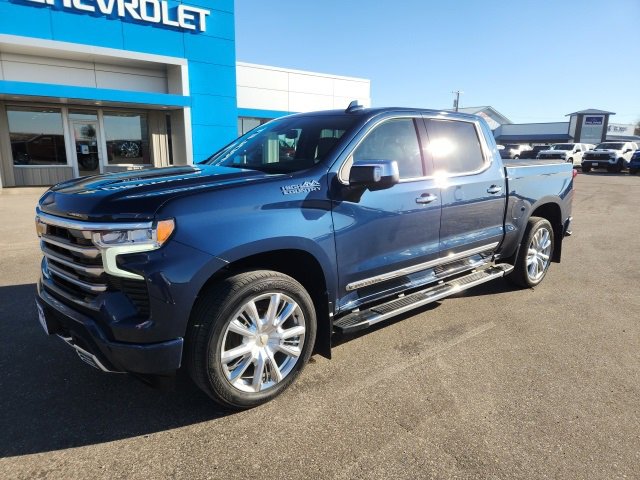 2022 Chevrolet Silverado 1500 High Country photo 2