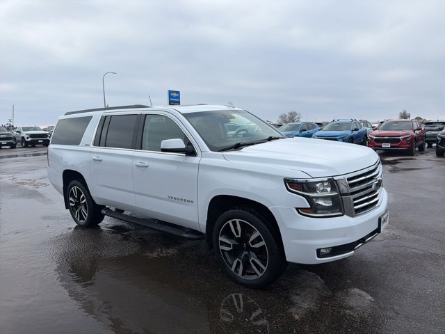 2019 Chevrolet Suburban LT photo 4