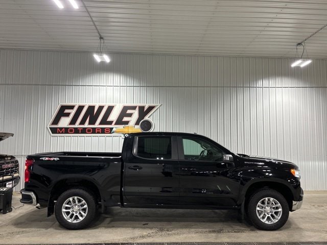 Used 2022 Chevrolet Silverado 1500 LT with VIN 1GCUDDED2NZ500463 for sale in Finley, ND