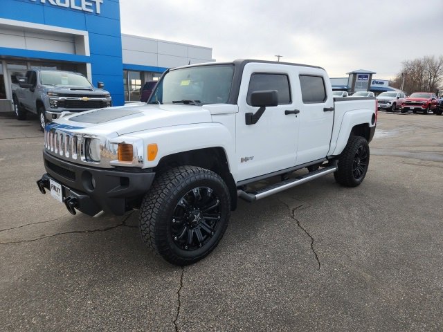 Used 2010 Hummer H3T Base with VIN 5GNRNGEEXA8140565 for sale in Crookston, MN