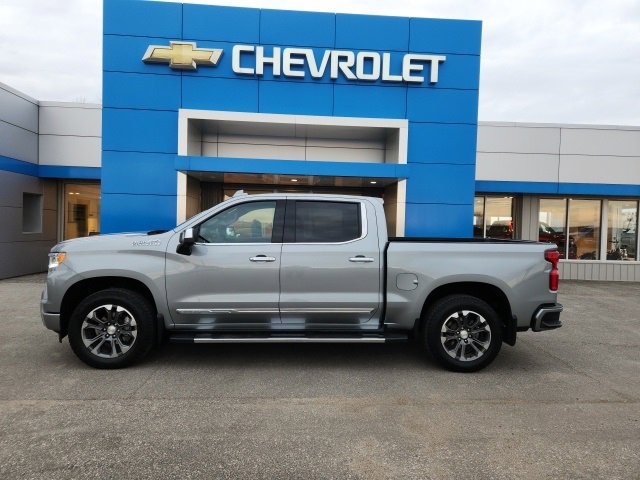 2025 Chevrolet Silverado 1500 Truck Crew Cab 