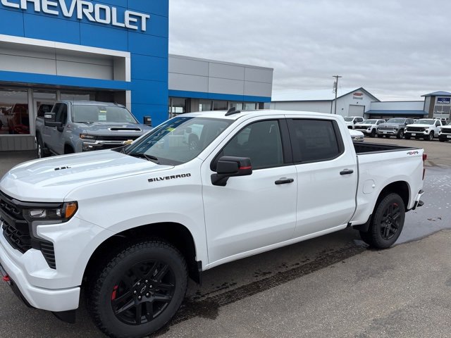 2025 Chevrolet Silverado 1500 RST photo 2