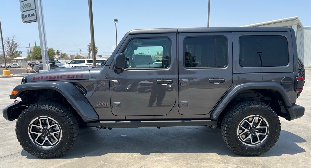 2025 Jeep Wrangler Rubicon photo 2