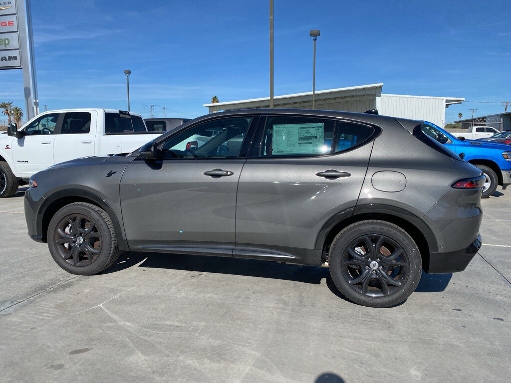 2024 Dodge Hornet R/T Plus photo 3