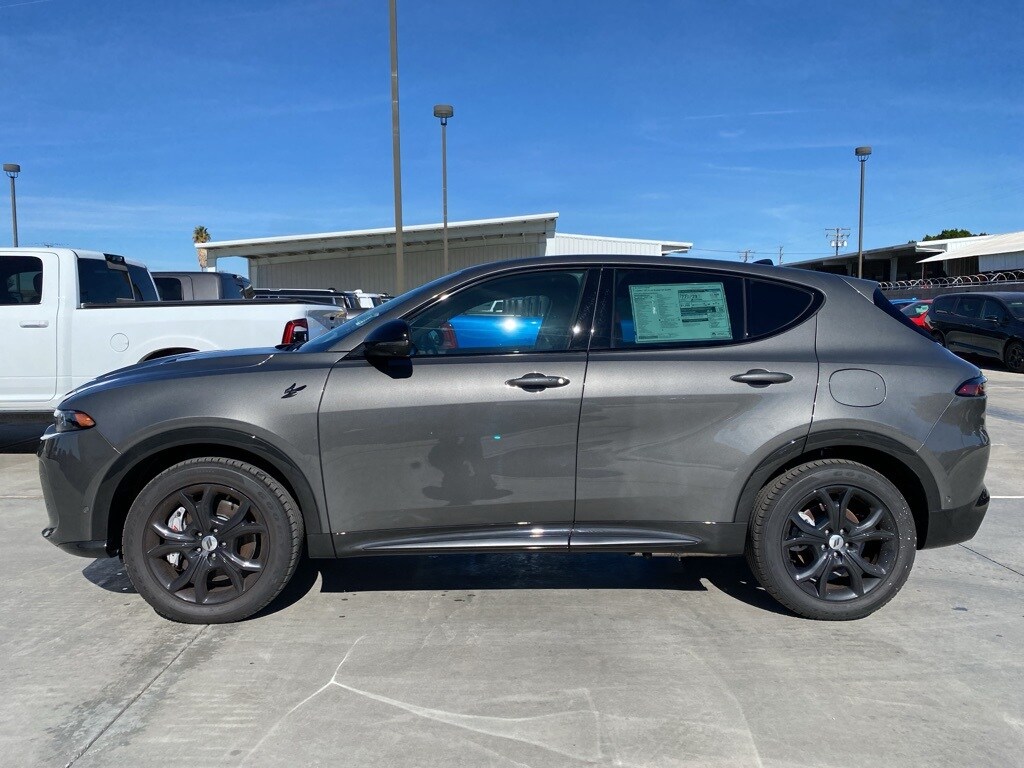 2024 Dodge Hornet R/T Plus photo 2