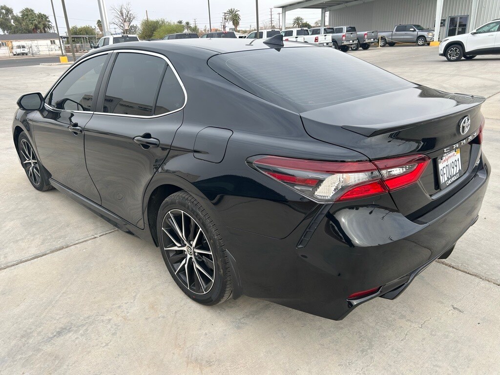 2023 Toyota Camry SE photo 3