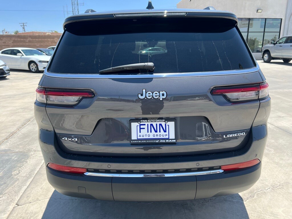 2025 Jeep Grand Cherokee Laredo photo 4