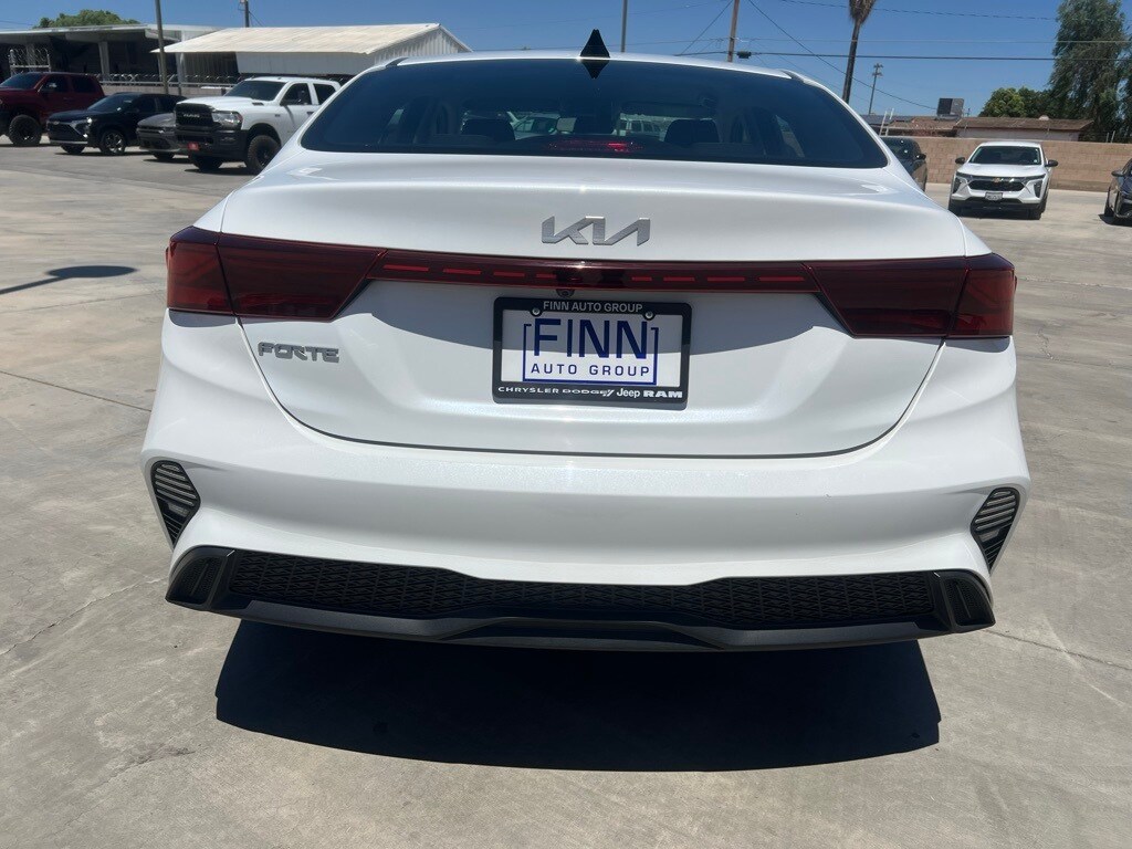 2024 Kia Forte LXS photo 4
