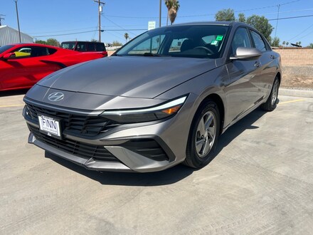 2024 Hyundai Elantra SE Sedan