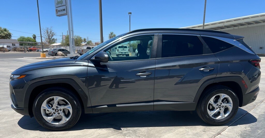 2024 Hyundai Tucson SEL photo 2