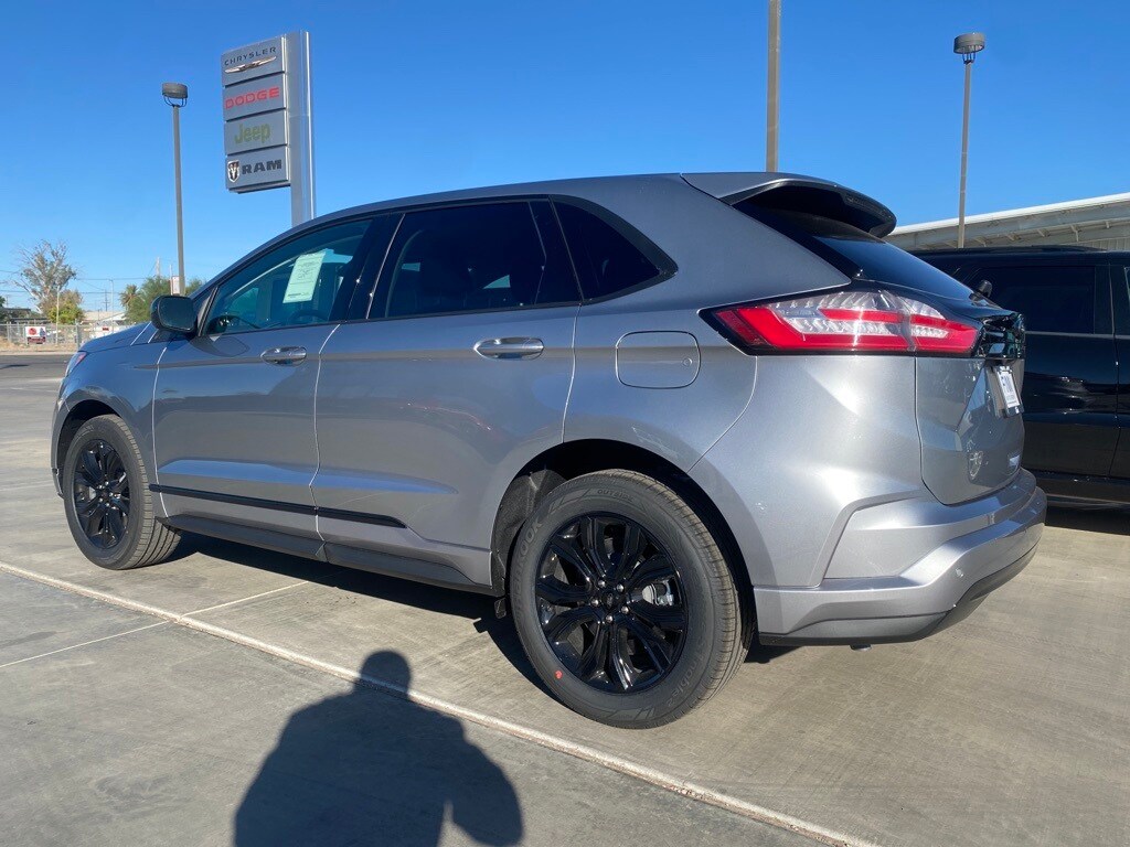 2024 Ford Edge SE photo 3