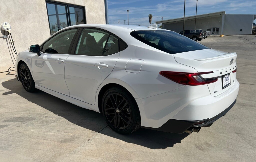 2025 Toyota Camry LE photo 3