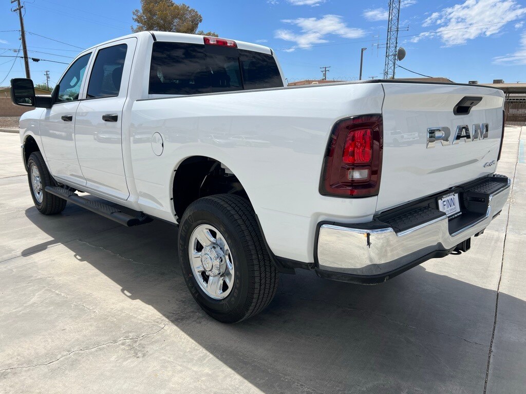 2025 Ram 2500 Tradesman photo 3