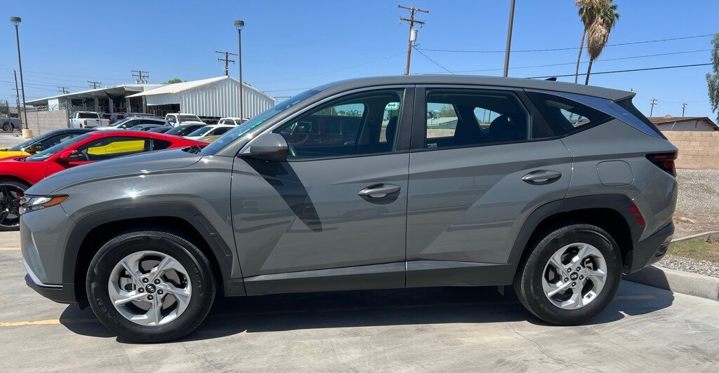 2024 Hyundai Tucson SE photo 2