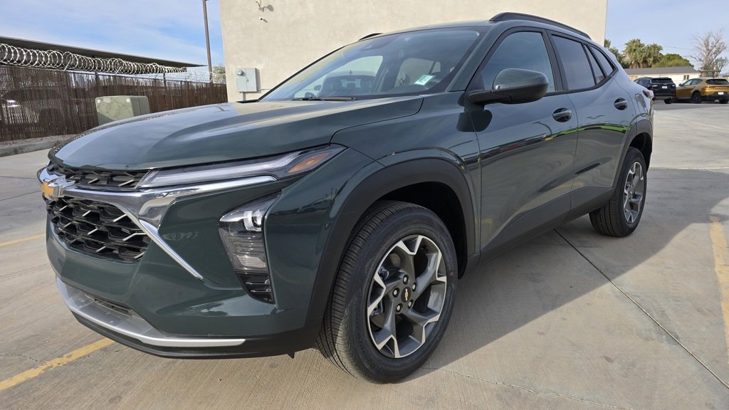 2025 Chevrolet Trax LT's photo