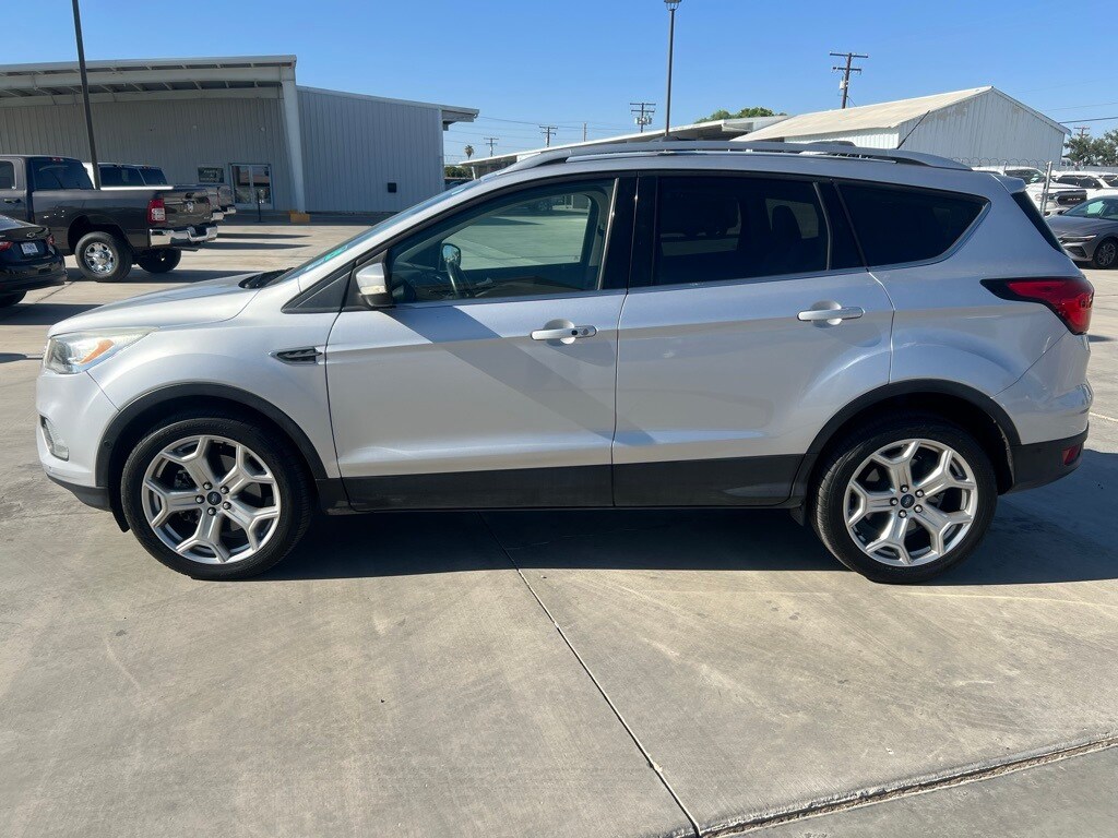 2019 Ford Escape Titanium photo 2