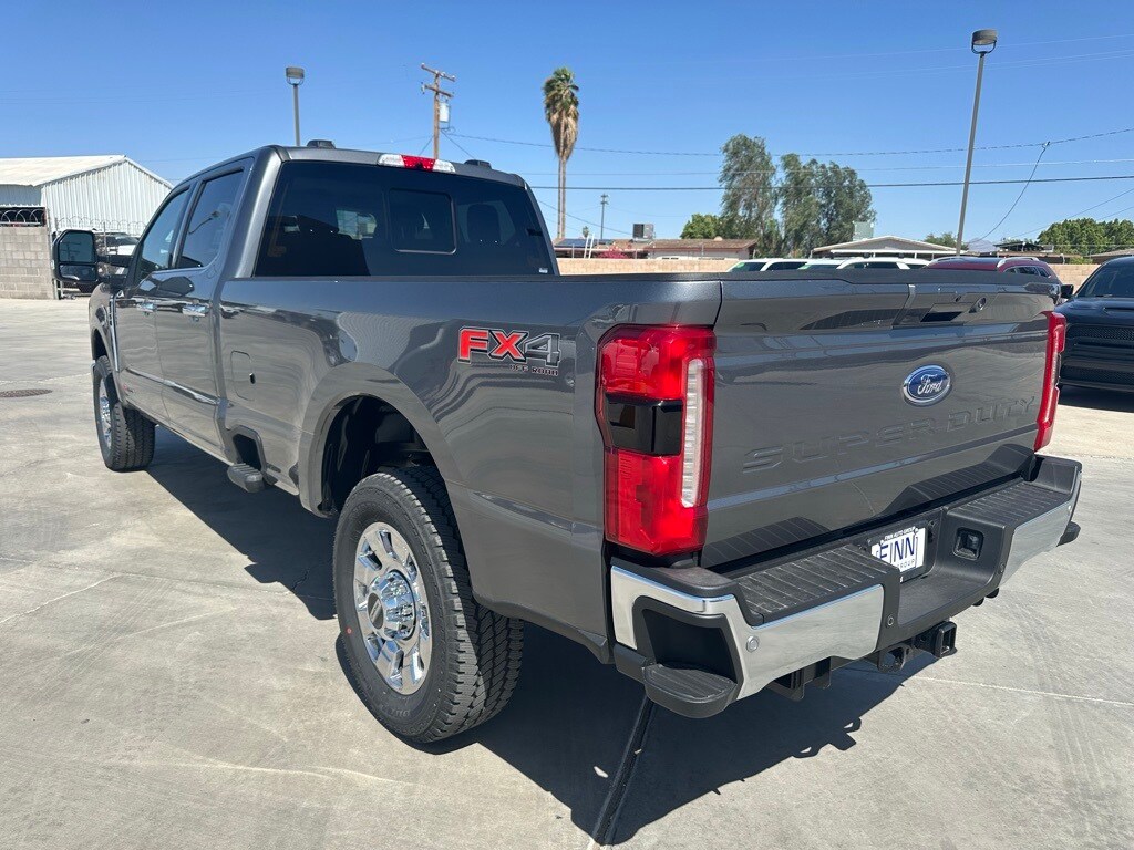 2025 Ford F-350 photo 3