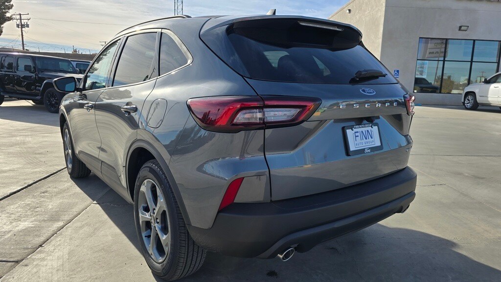2025 Ford Escape ST-Line photo 3