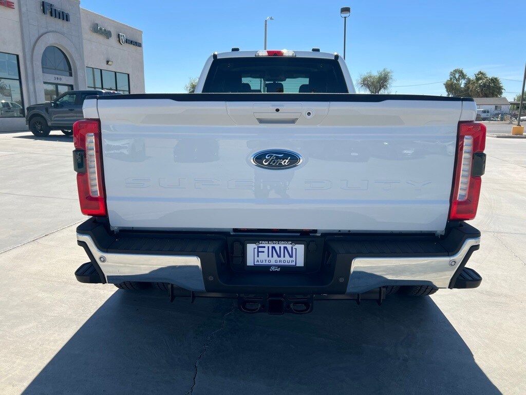 2025 Ford F-350 Lariat photo 4