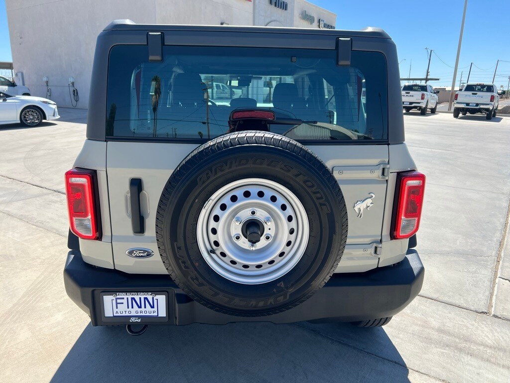 2025 Ford Bronco Base photo 4