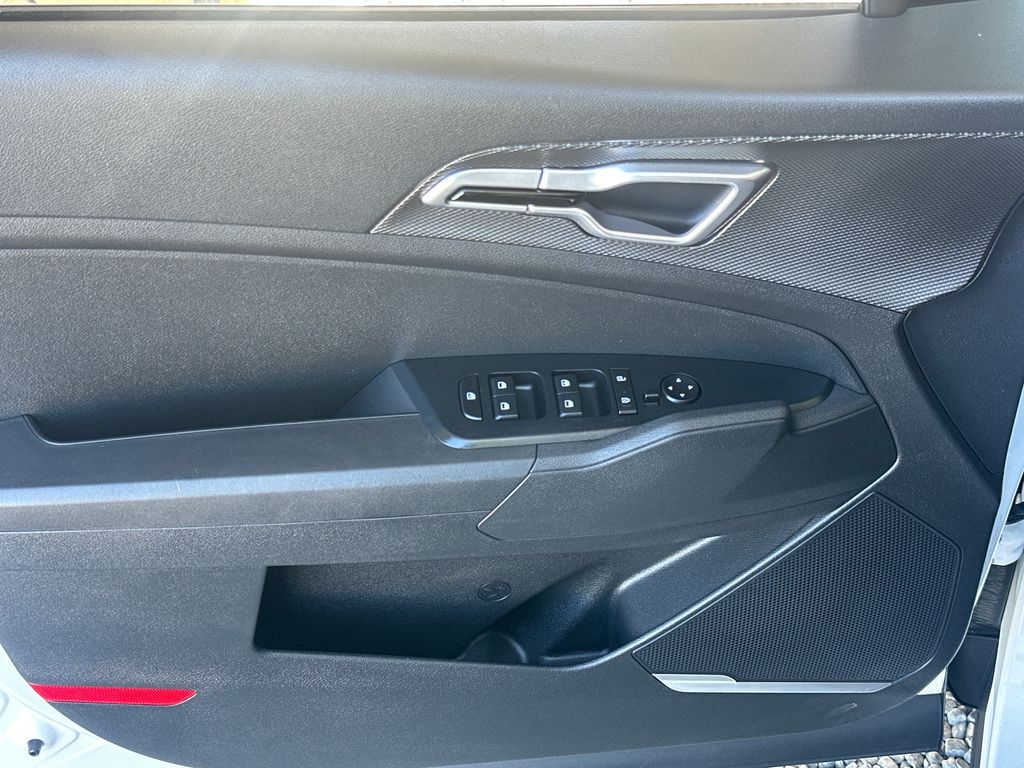 2025 Kia Sportage LX photo 3